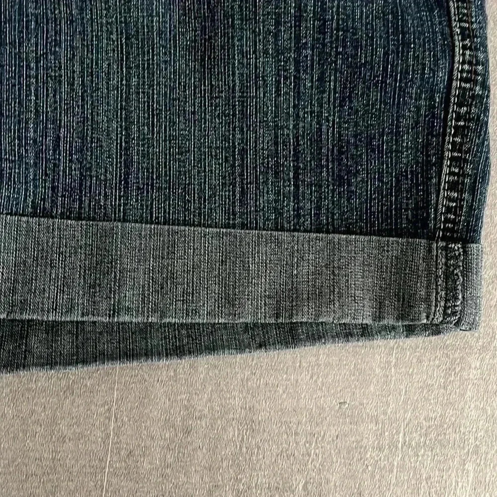 [12]Vintage Revolt Dark Wash Jeans Shorts  with folded Hem - Picture 5 of 7